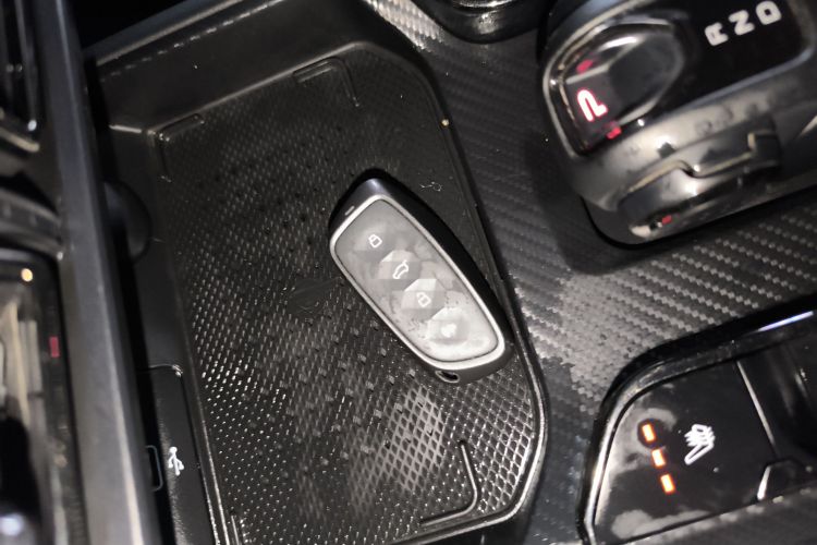 哈弗大狗 PLUS 新能源 2023款 DHT-PHEV 105km 潮电版Plus中控内饰11