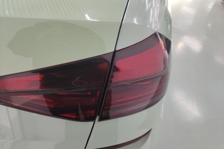 大众 帕萨特 2016款 330TSI DSG尊荣版车身外观9