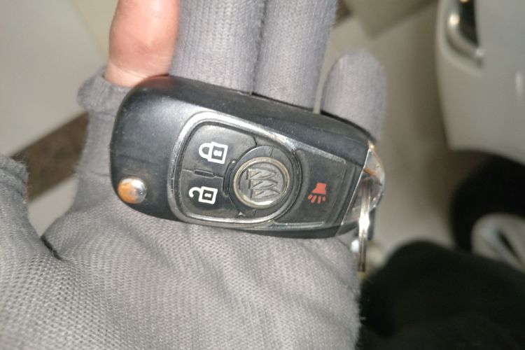 别克 君威 2015款 1.6T 精英技术型中控内饰11