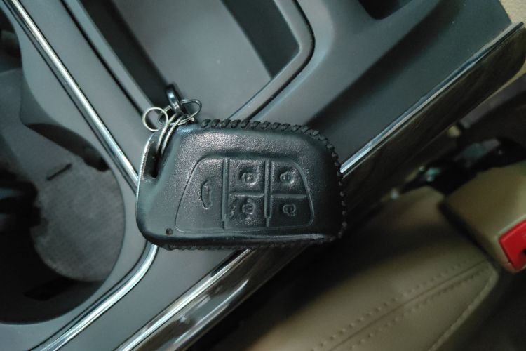 江淮瑞风 瑞风L6 MAX 2021款 2.0T 自动至尊型中控内饰7001