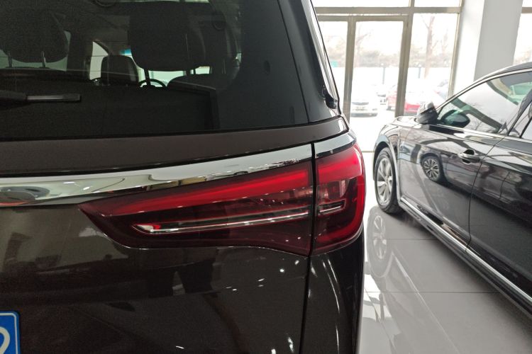 别克GL8 2020款 ES陆尊 653T 豪华型车身外观9