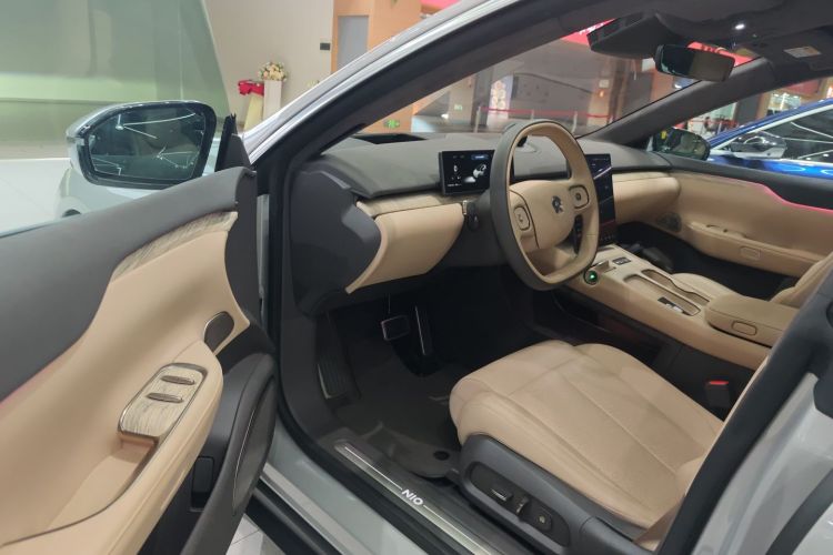 蔚来ET7 2024款 75kWh 行政版中控内饰7003