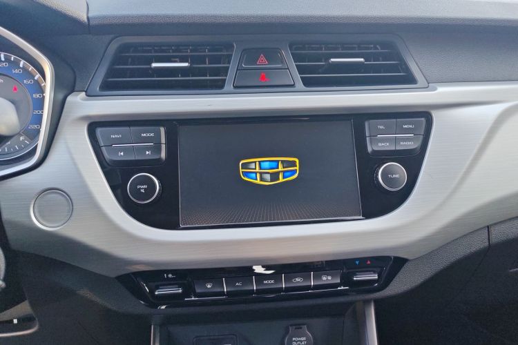 吉利汽车 远景X3 2019款 升级版 1.5L 手动尊贵型中控内饰16