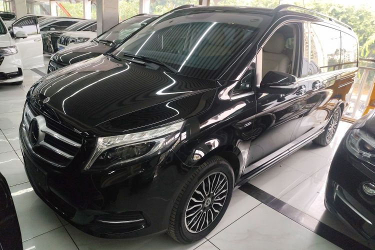 奔驰V级 2018款 V 260 尊贵版 国VI车身外观6003