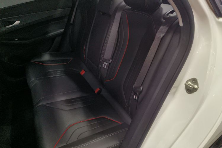 吉利汽车 2022款 缤瑞COOL 1.5T DCT电掣版中控内饰21