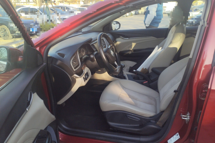 别克 英朗 2015款 15N 手动豪华型中控内饰20