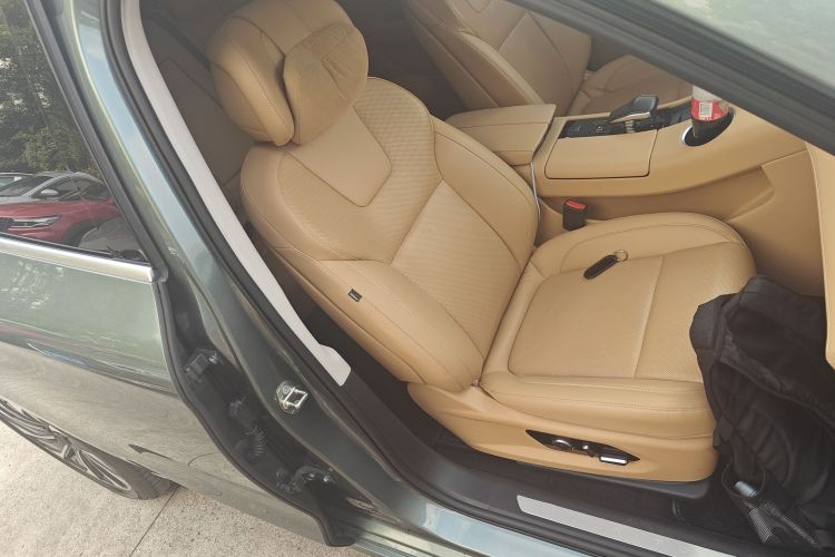 鸿蒙智行 问界M5 2022款 增程四驱性能版中控内饰41