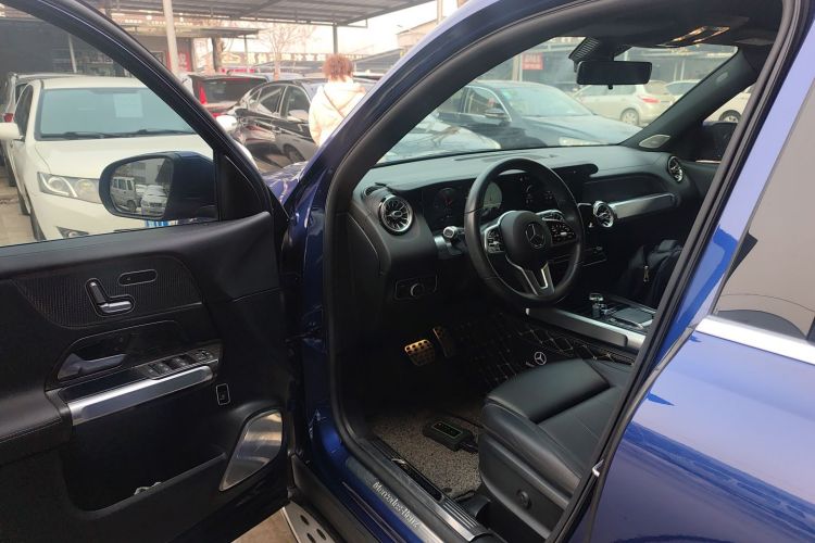 奔驰GLB 2020款 改款 GLB 200 时尚型中控内饰20