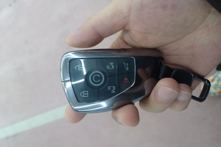 别克GL8新能源 2025款 陆尚 尊享版 7座中控内饰11