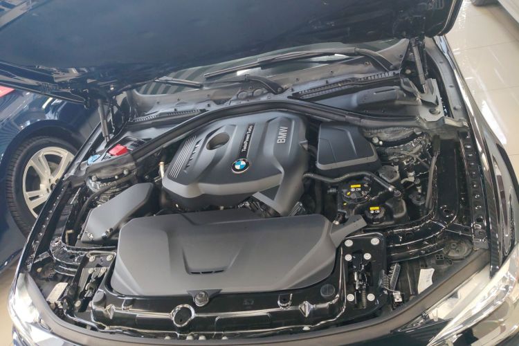 宝马3系 2018款 320Li 领先型M运动套装机舱底盘24