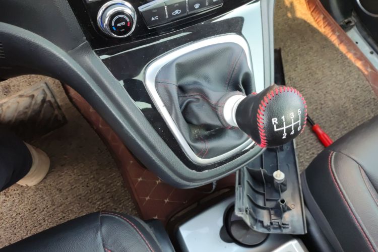 哈弗H6 2015款 升级版 1.5T 手动两驱精英型局部细节18