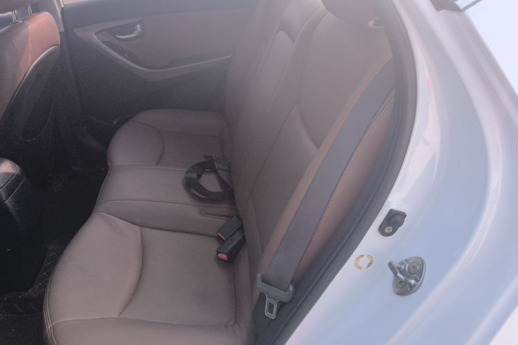 现代 朗动 2015款 1.6L 自动领先型中控内饰21