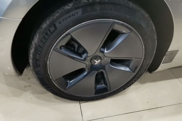 特斯拉 Model 3 2022款 后轮驱动版车身外观6008