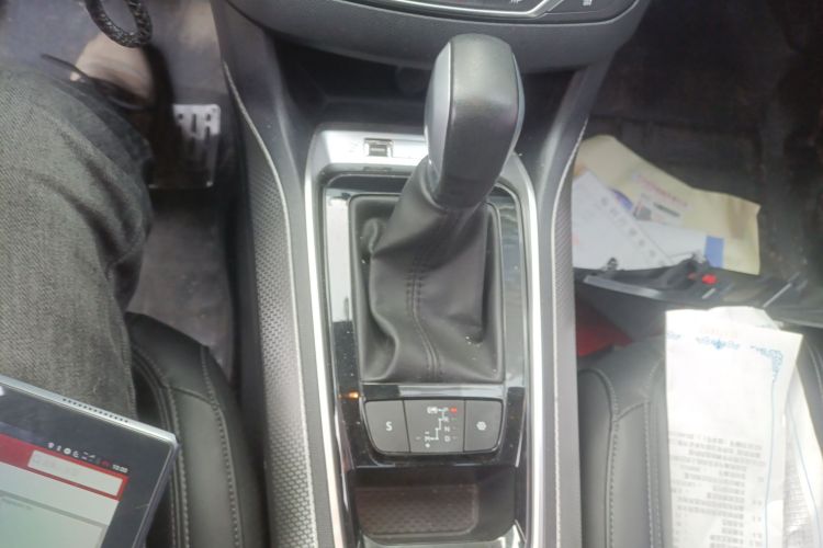 标致408 2019款 350THP 自动豪华版 国V中控内饰18