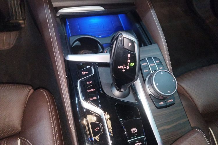 宝马5系 2021款 530Li 尊享型 豪华套装中控内饰18