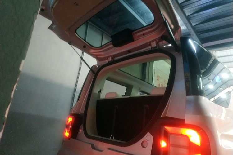 吉利银河 2023款 熊猫mini 200km 灵动熊局部细节23