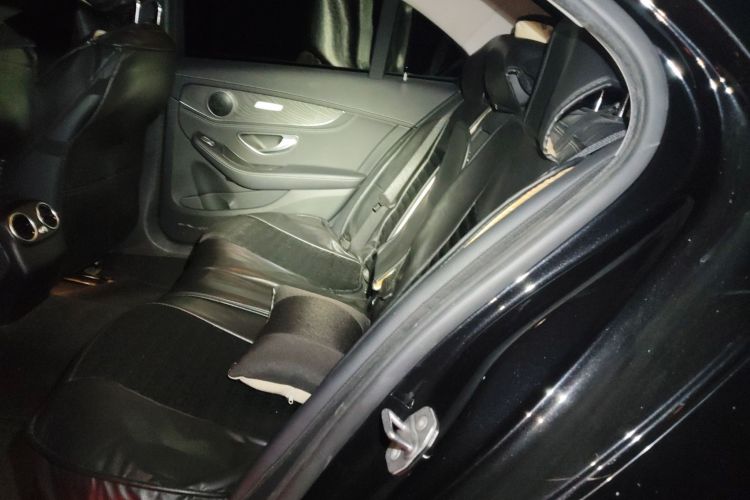 奔驰C级 2018款 C 180 L 时尚型运动版中控内饰7004