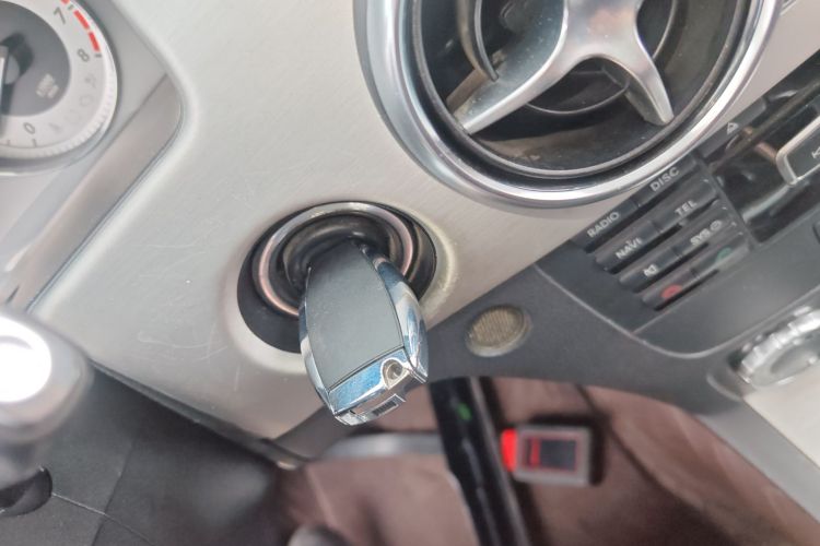 奔驰GLK级 2015款 GLK 260 4MATIC 动感型 极致版中控内饰11