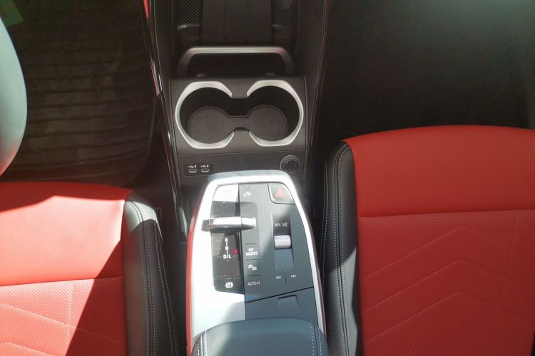 宝马X1 2023款 sDrive25Li X设计套装中控内饰18