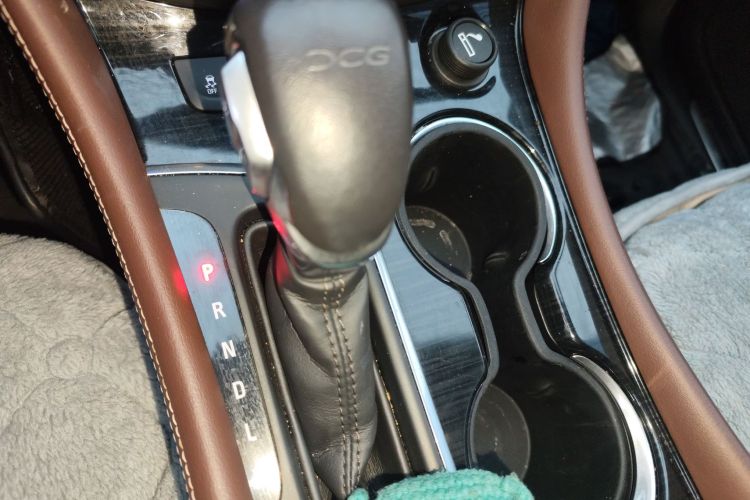 别克 昂科威 2021款 532T 两驱精英型中控内饰18