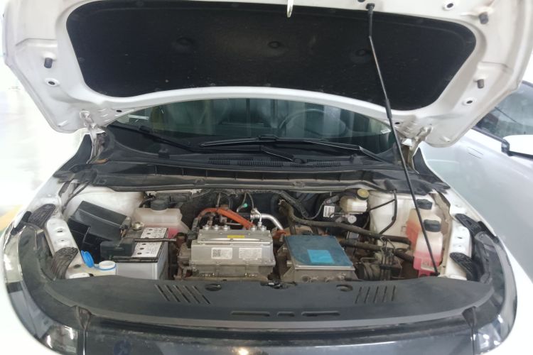 小鹏G3 2022款 G3i 460G+机舱底盘24