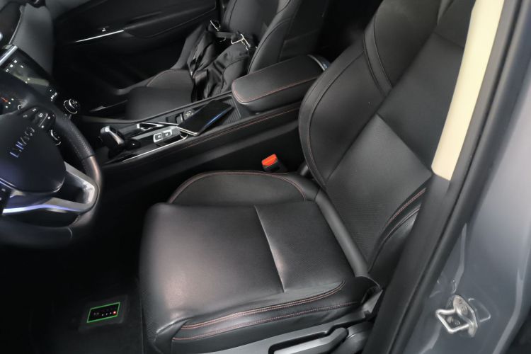 领克02 2019款 高能版 2.0T 自动两驱劲版 国VI局部细节19