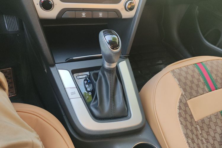 现代 领动 2016款 1.6L 自动智炫·精英型中控内饰18