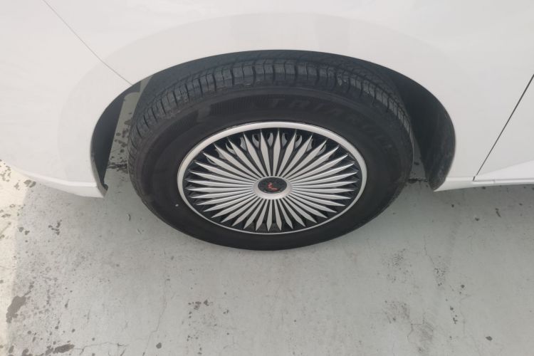 五菱汽车 五菱宏光PLUS 2020款 1.5L 手动标准型 5座车身外观6007