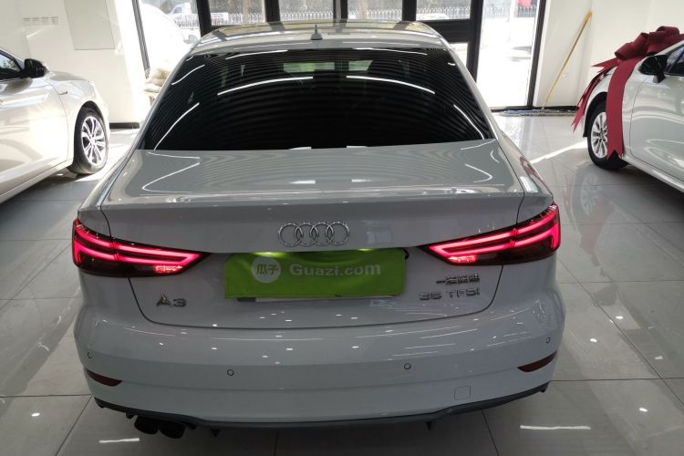 奥迪A3 2018款 30周年年型 Limousine 35 TFSI 时尚型车身外观6