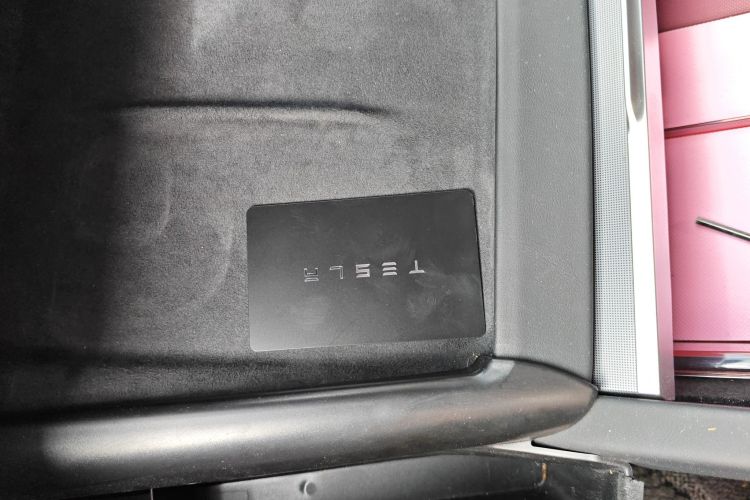 特斯拉 Model 3 2023款 长续航全轮驱动版中控内饰7001