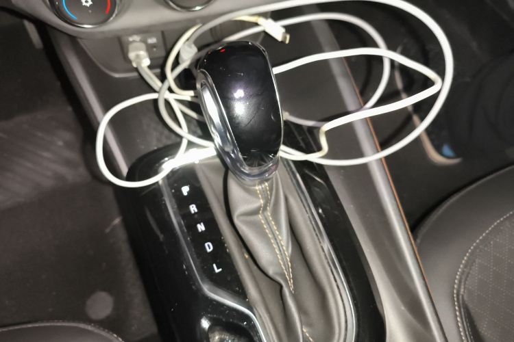 别克 威朗 2022款 Pro 533T 乐享版中控内饰18