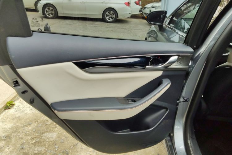 比亚迪 秦PLUS 2021款 DM-i 55KM 旗舰型中控内饰7008