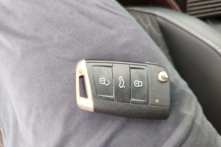 大众 途观L 2019款 330TSI 自动两驱风尚版 国VI中控内饰7001