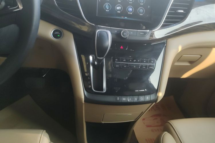 别克GL8 2017款 ES 28T 豪华型 国V中控内饰18