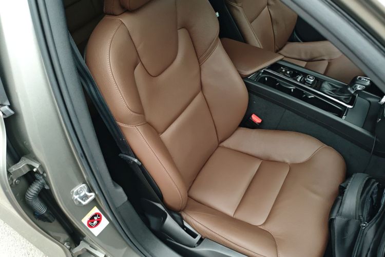 沃尔沃V60 2020款 T4 智逸豪华版局部细节41