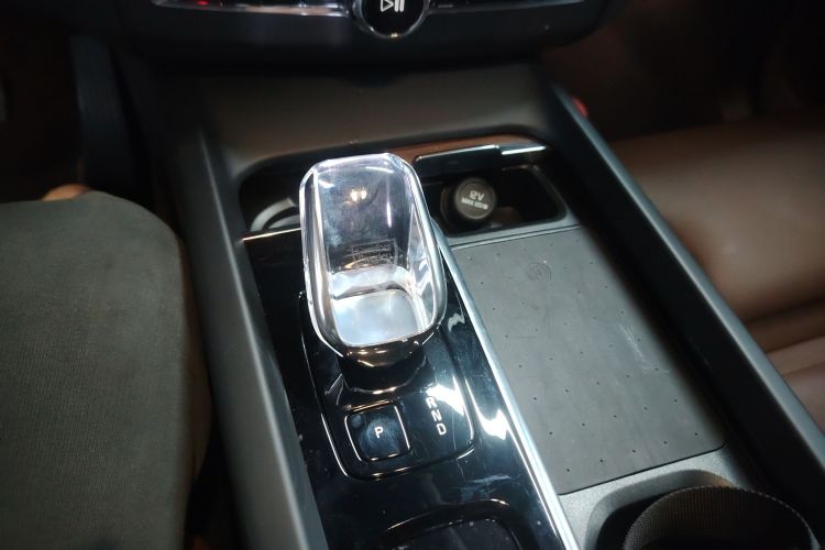 沃尔沃XC60 2025款 B5 四驱智远豪华版中控内饰18