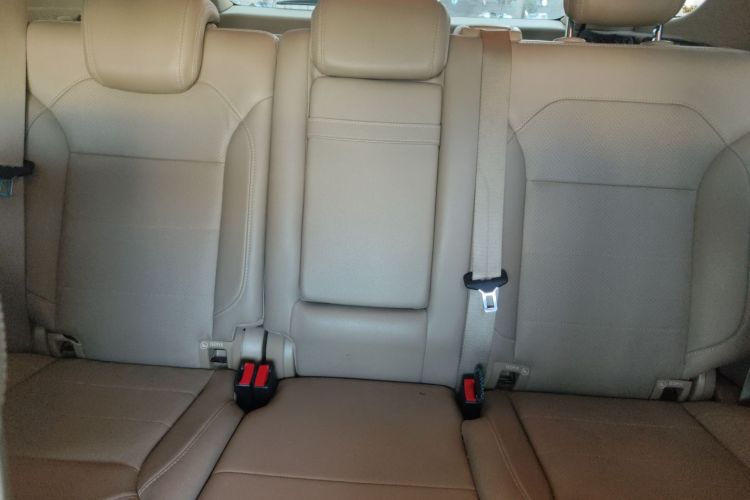 奔驰M级 2014款 ML 400 4MATIC动感型中控内饰21