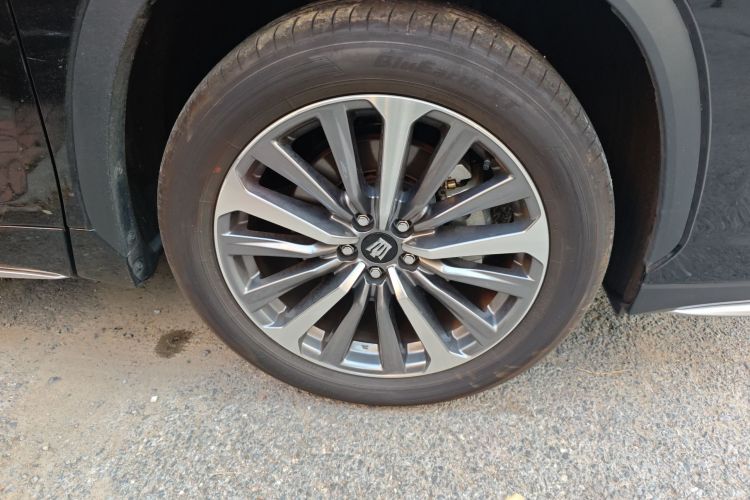 丰田 皇冠陆放 2024款 2.5L HEV四驱旗舰版车身外观10