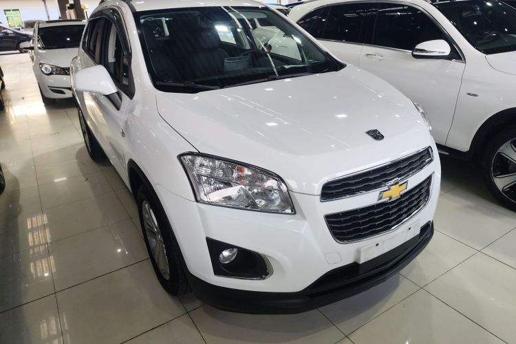 雪佛兰 创酷 2016款 1.4T 手动两驱舒适天窗版车身外观3