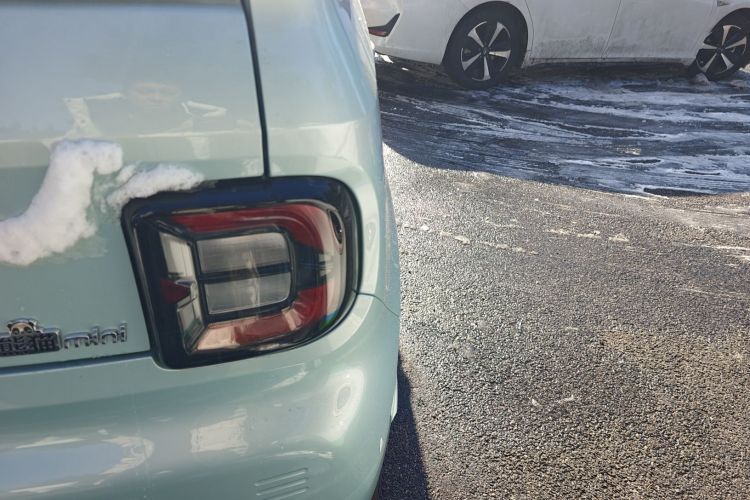 吉利银河 2024款 熊猫mini 200km 耐力熊车身外观9