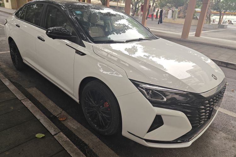 东风风神 奕炫MAX 2021款 1.5T 超酷潮爸版车身外观3