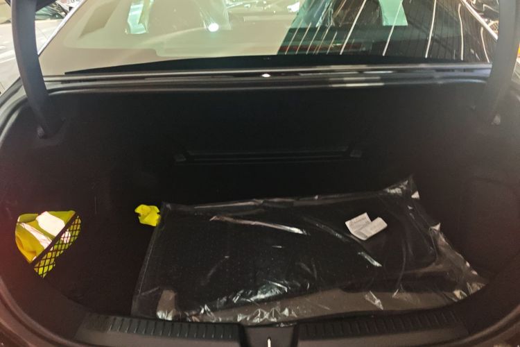 奔驰E级 2024款 E 260 L 4MATIC 运动型局部细节23