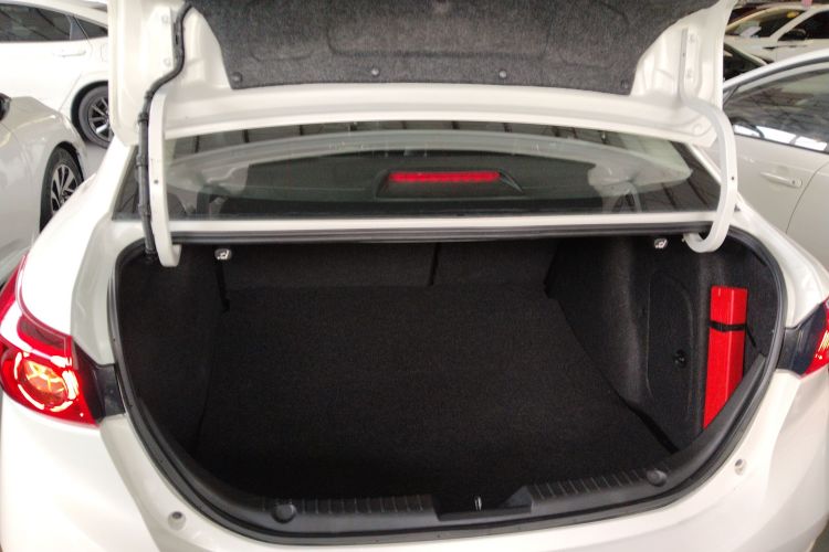 马自达3 昂克赛拉 2019款 云控版 三厢 1.5L 自动豪华型 国VI局部细节23