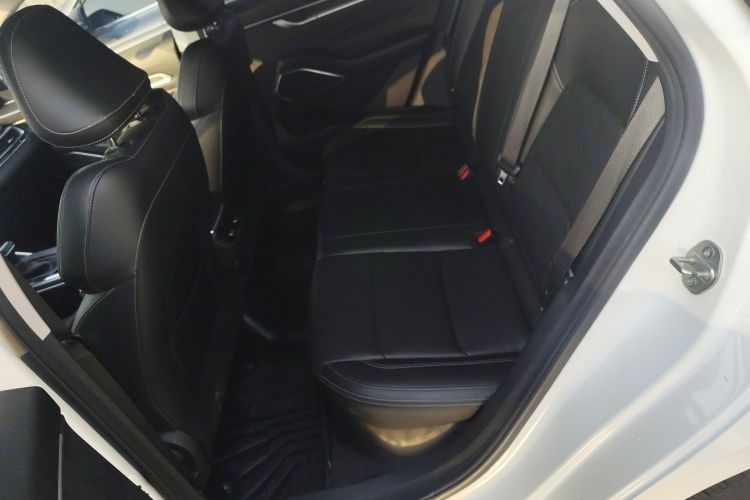 吉利汽车 帝豪 2022款 第4代 1.5L CVT精英型中控内饰21