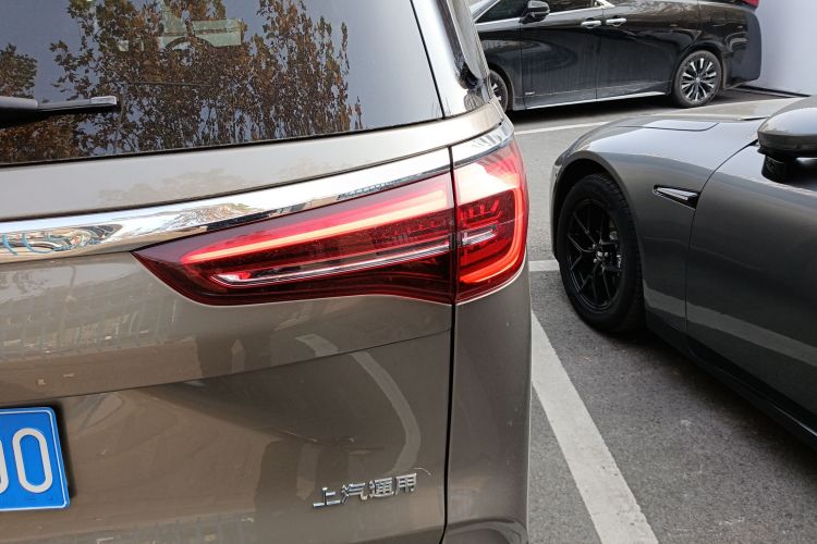 别克GL8 2021款 ES陆尊 653T 尊享型车身外观9