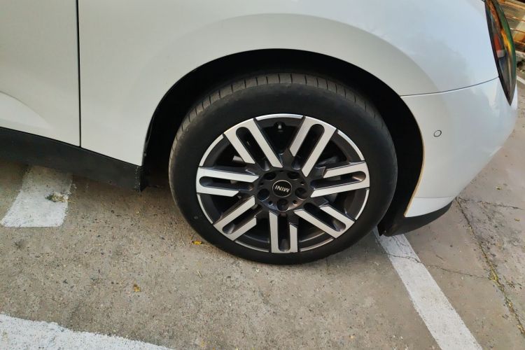 电动MINI COOPER 2024款 456km COOPER E 经典派车身外观10