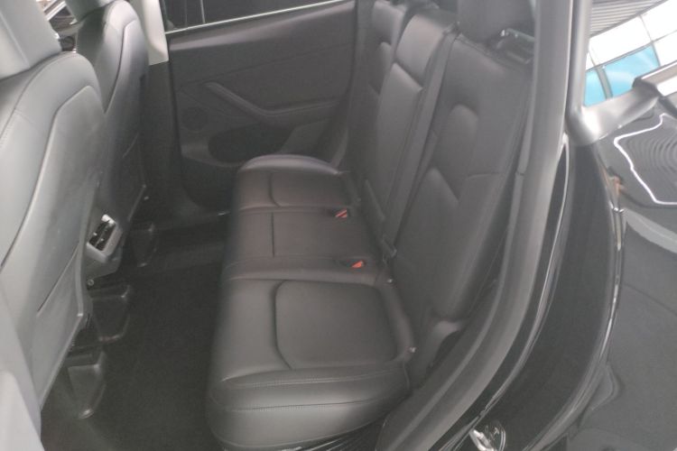 特斯拉 Model Y 2021款 标准续航后驱版中控内饰7004