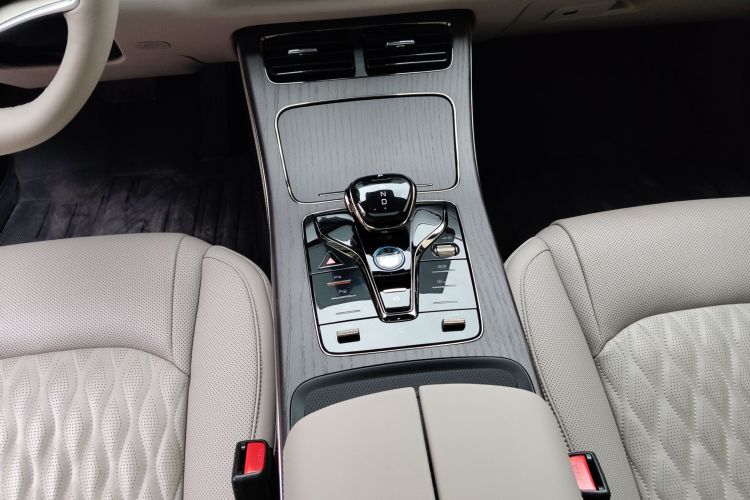 比亚迪 汉 2025款 EV 701KM尊享型中控内饰18