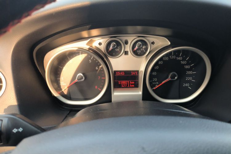 福特 福克斯 2013款 两厢经典 1.8L 自动基本型中控内饰14