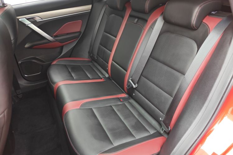 吉利汽车 缤越 2019款 运动款 260T DCT Battle 国V中控内饰7004